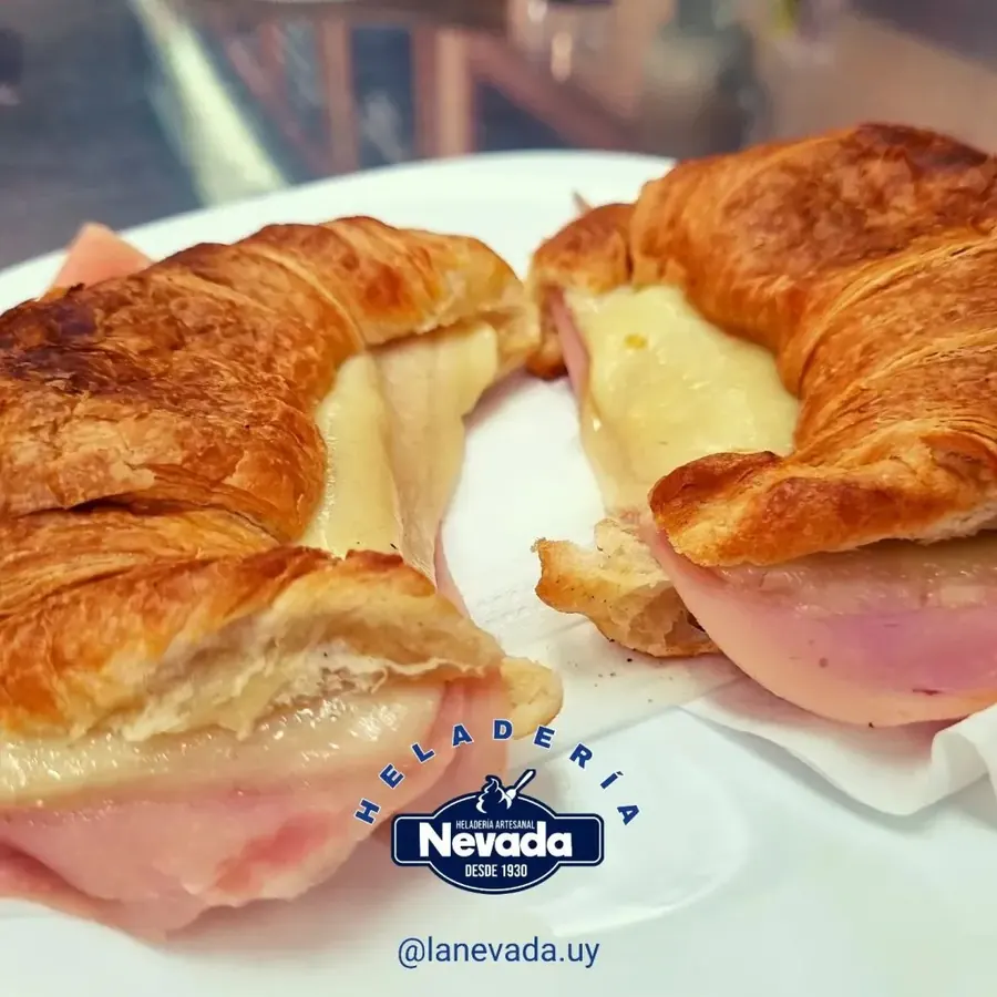 Croissants de jamón y queso